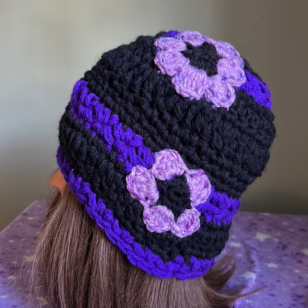 Crochet flower beanie double strings acrylic yarn medium new - Picture 1 of 6